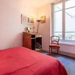 Spacious 1 Bedroom Apartment In Paris