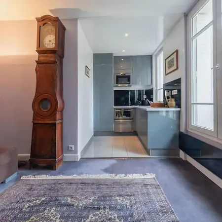 Apartment Spacious 1 Bedroom In Paris