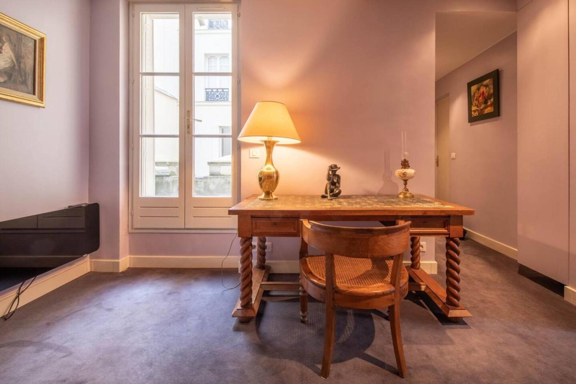 Spacious 1 Bedroom In * Parigi
